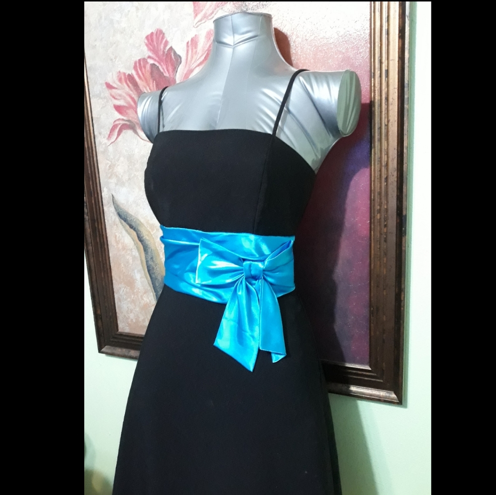 Black with blue ribbon dress - Picture 2 of 4
